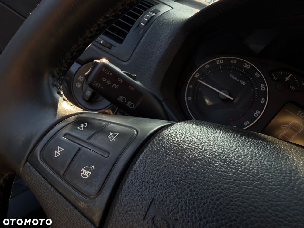 Skoda Octavia 2.0 TDI Laurin & Klement - 23