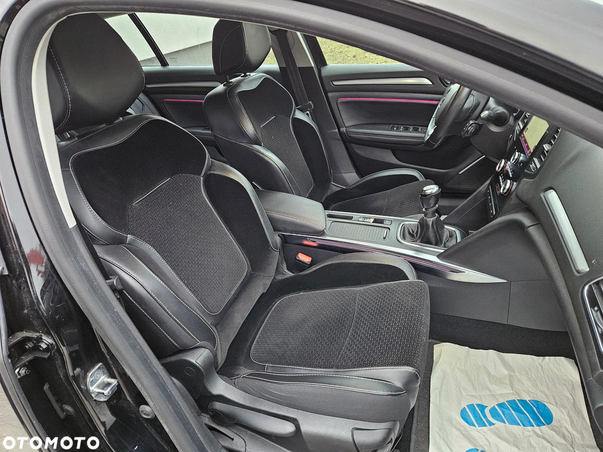 Renault Megane Grandtour ENERGY TCe 130 INTENS - 25
