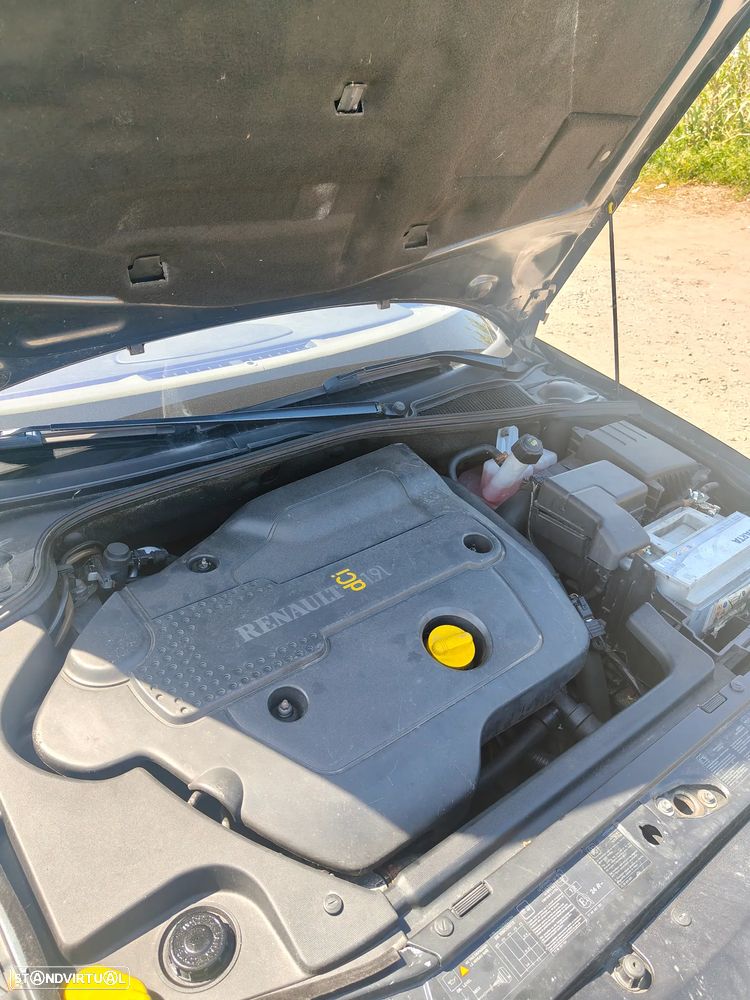 Renault Laguna Break 1.9 dCi Confort - 9