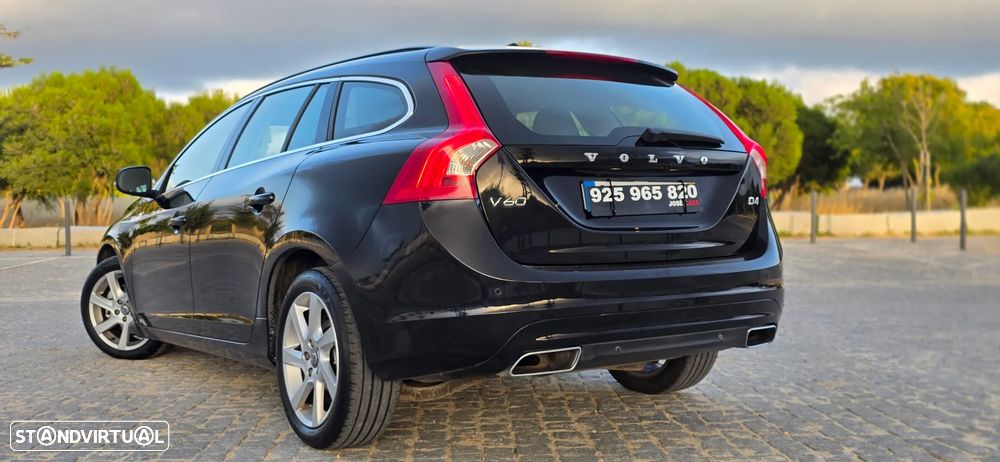 Volvo V60 2.0 D4 Momentum - 11