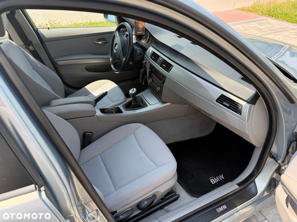BMW Seria 3 318i - 19