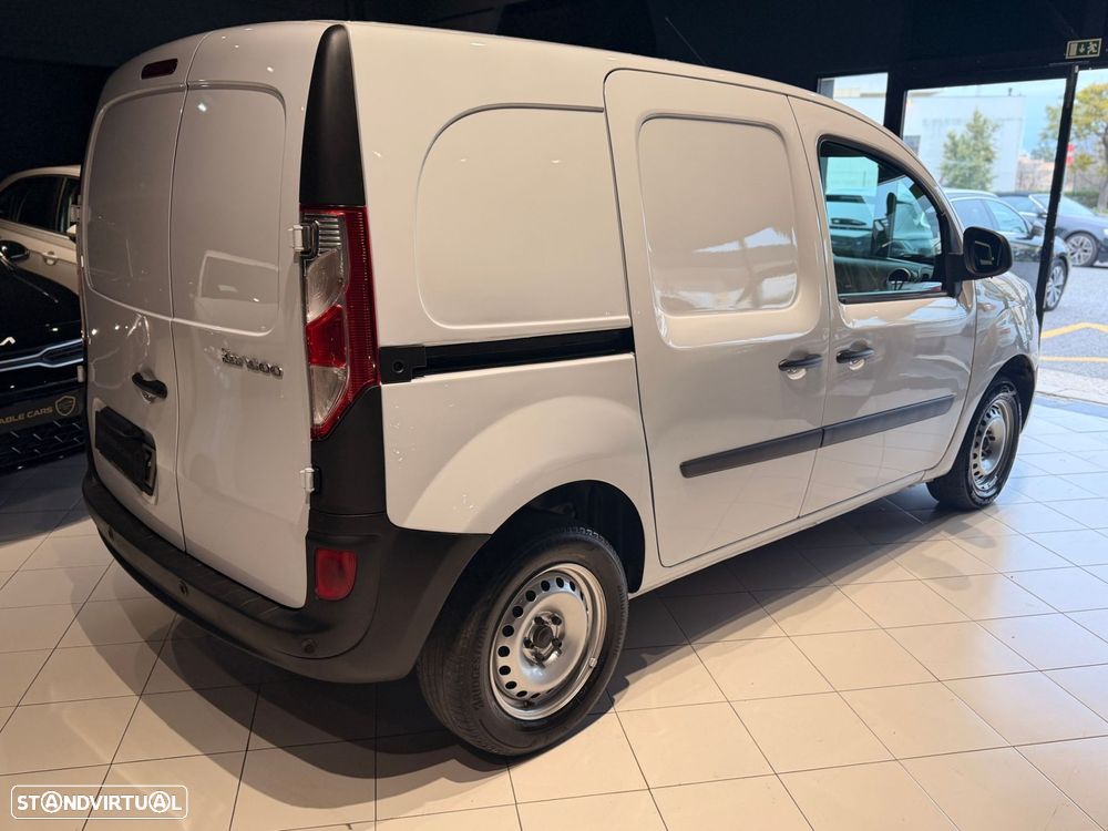 Renault Kangoo Outro - 10