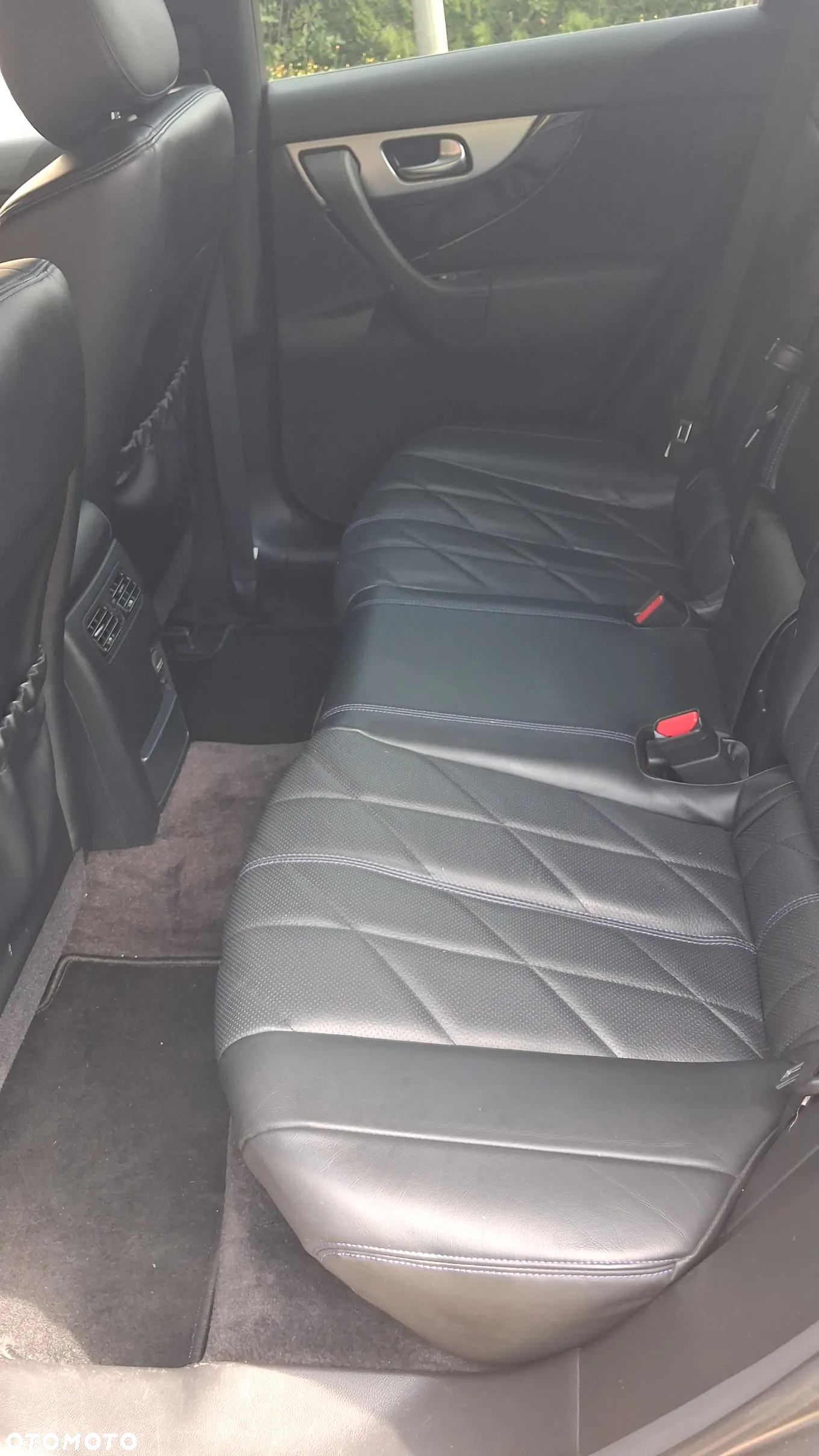 Infiniti QX70 3.0d S Design - 8