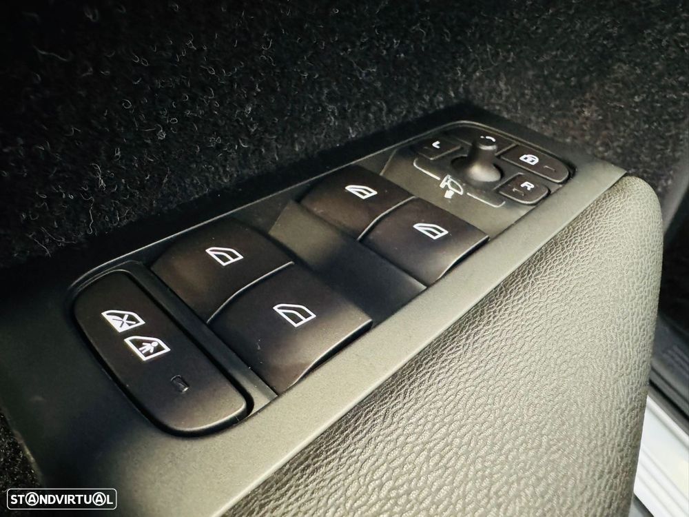 Volvo XC 40 1.5 T3 Momentum Plus - 23