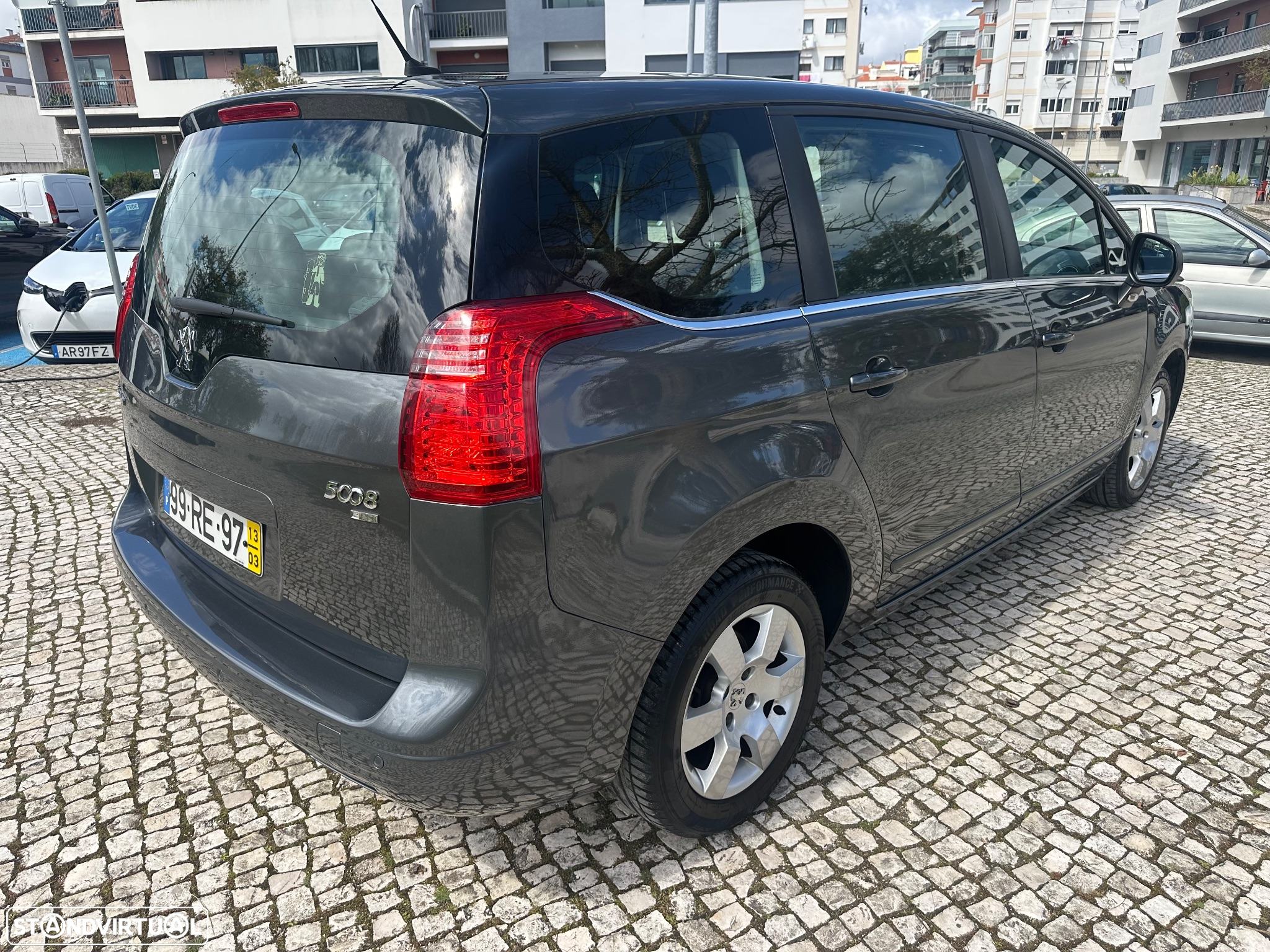 Peugeot 5008 1.6 E-HDi 7L SE Style 2-Tronic 113g - 2
