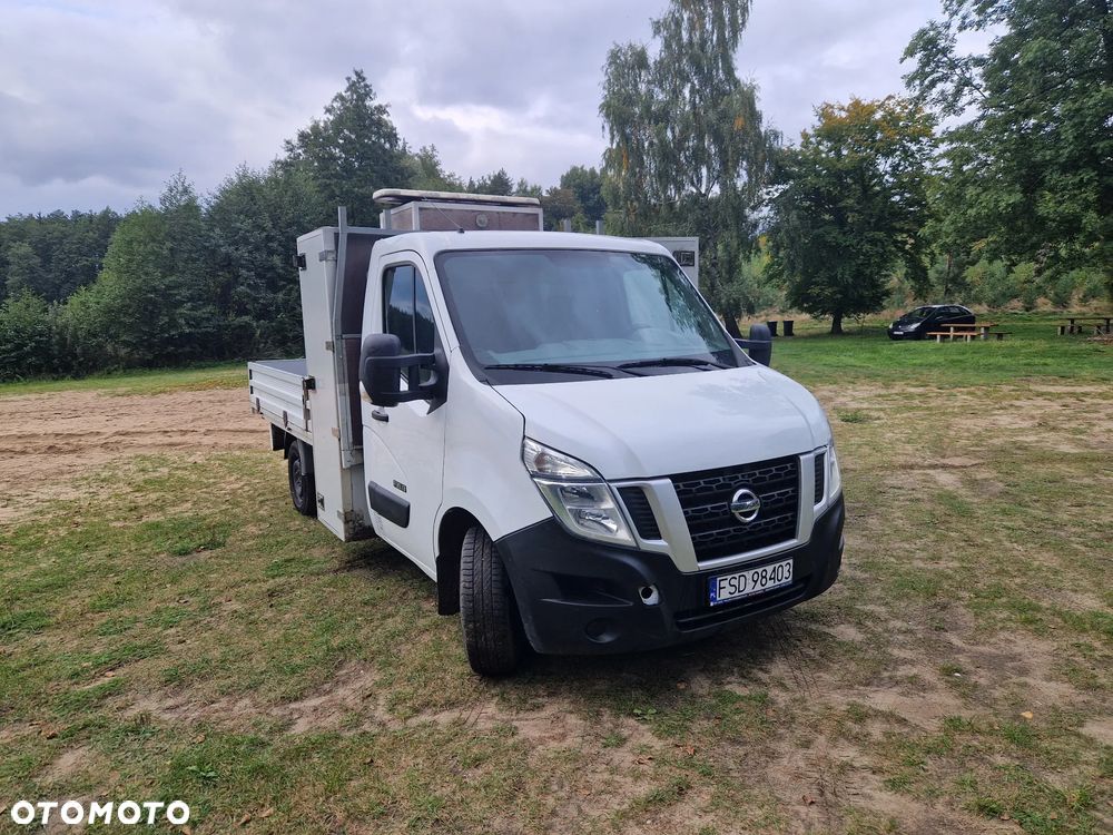 Nissan NV400
