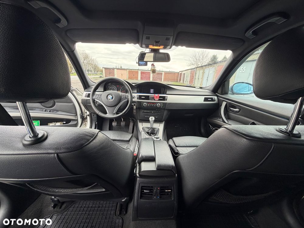 BMW Seria 3 325xi - 9