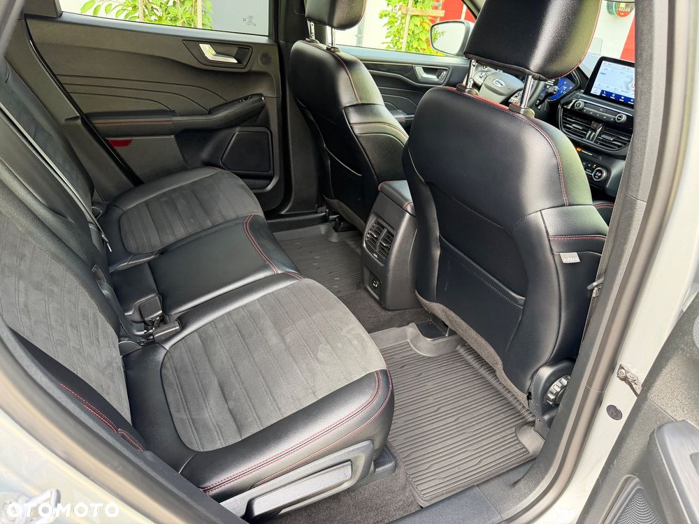Ford Kuga 2.5 Duratec FHEV 4x4 ST-LINE X - 26