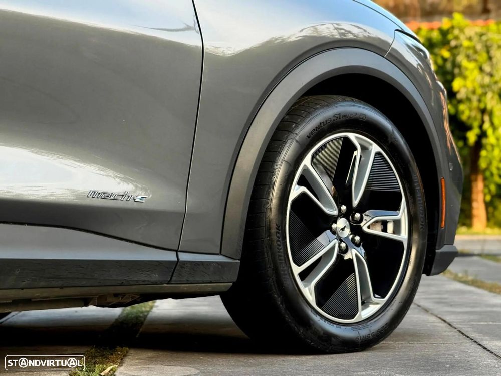 Ford Mustang Mach-E 75.7 kWh Premium AWD - 26