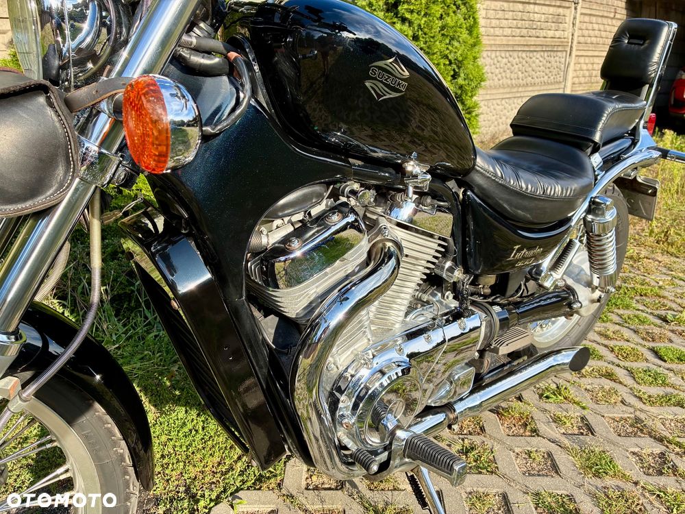 Suzuki Intruder - 6