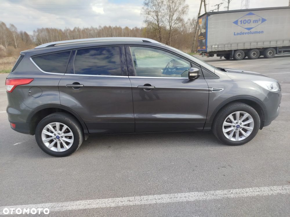Ford Kuga 2.0 TDCi 2x4 Titanium - 8