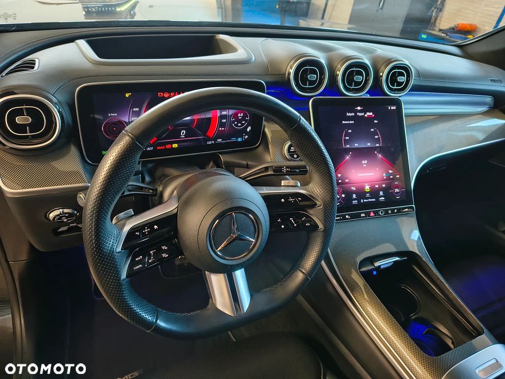 Mercedes-Benz GLC 300 4Matic 9G-TRONIC AMG Line Plus - 31