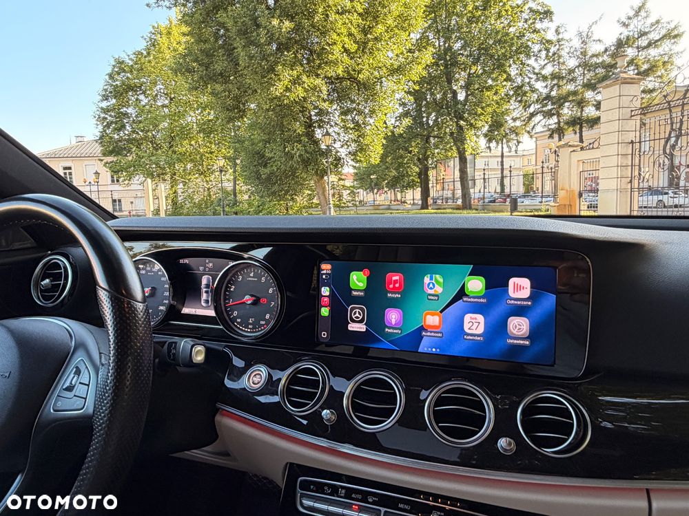 Mercedes-Benz Klasa E 300 9G-TRONIC - 24