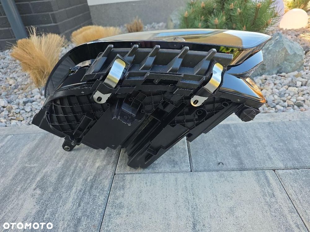 BMW X1 U11 Lampa prawa przód Full Led Adaptive Shadow Line 5A9A23602 Czarna - 7