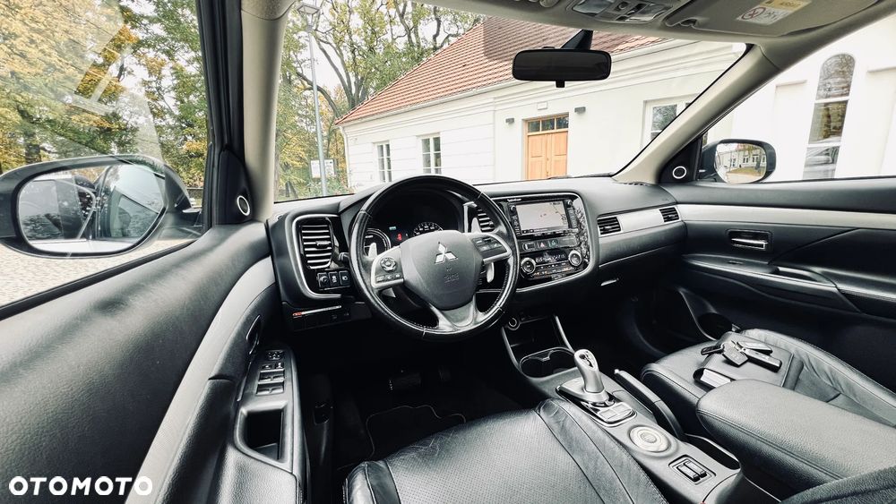 Mitsubishi Outlander - 27