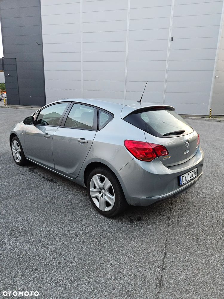 Opel Astra 2012