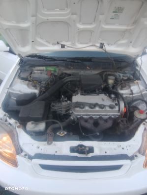 Honda Civic 1.6i LS - 10