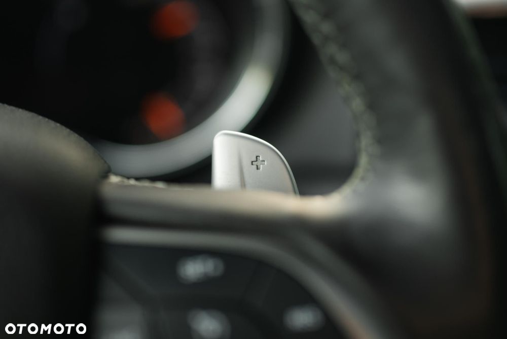 Jeep Grand Cherokee - 26