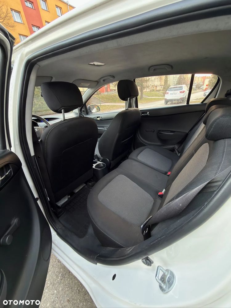 Hyundai i20 1.1 CRDi Classic + - 7