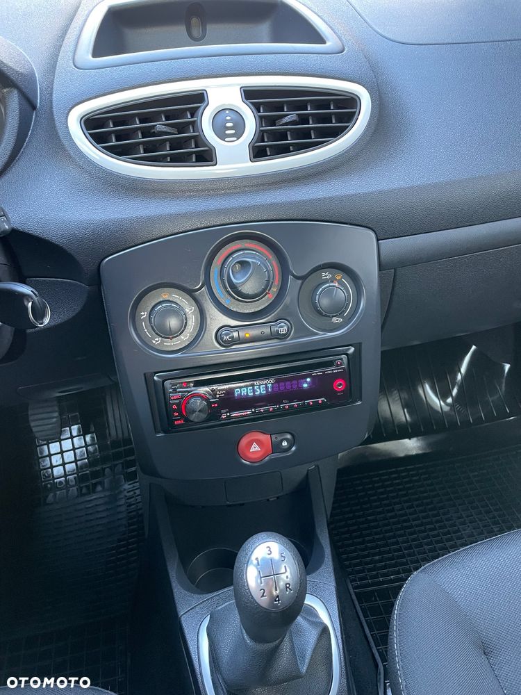 Renault Clio 1.2 16V Alize - 11