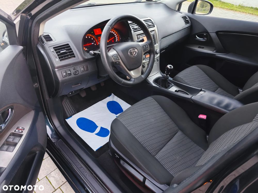 Toyota Avensis 1.8 Sol plus NAVI - 18
