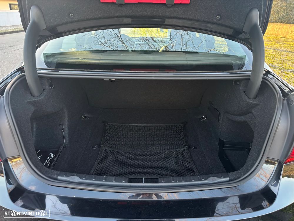 BMW 318 d Line Luxury - 13