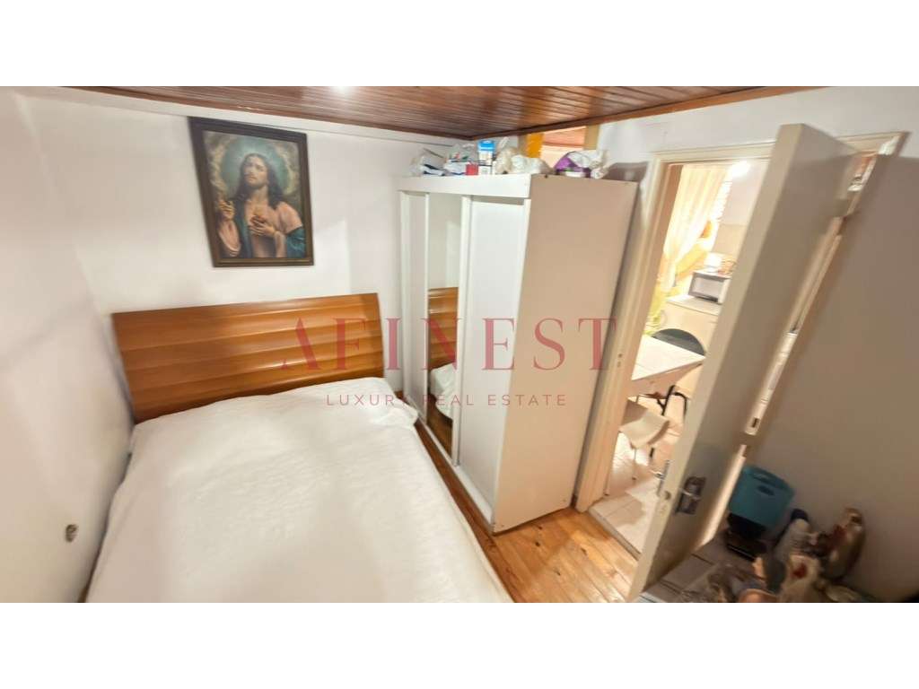APARTAMENTO T0/T1 P/ RECUPERAR | 25 m² ÚTEIS | 1.º ANDAR | CASTELO ... - Grande imagem: 5/12