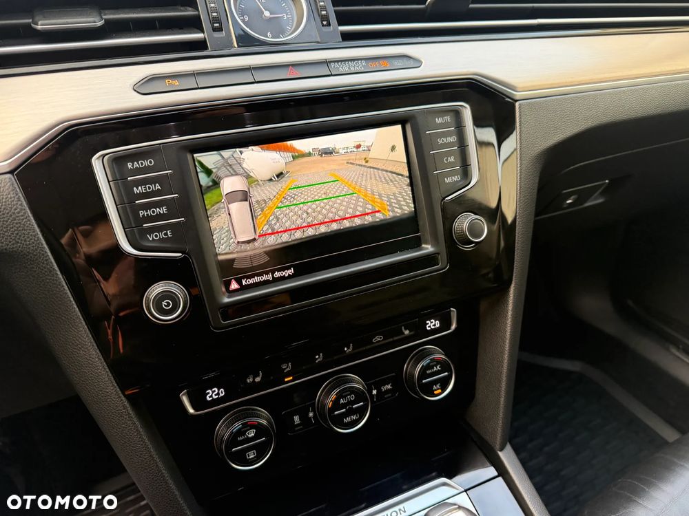 Volkswagen Passat Variant 2.0 TDI SCR DSG 4Motion Business - 18