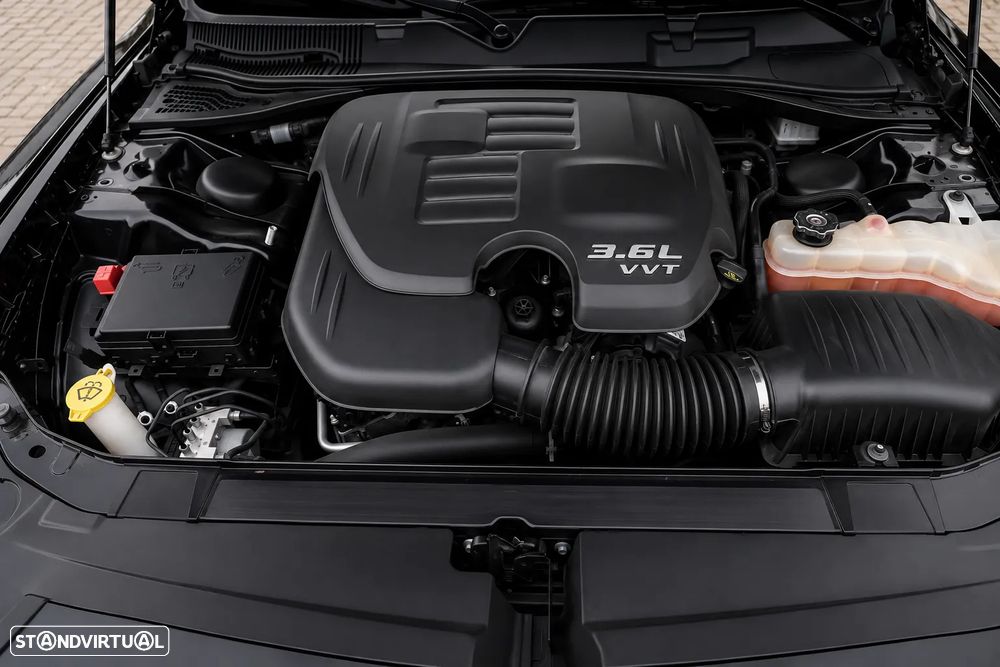 Dodge Challenger Auto SXT Plus - 22