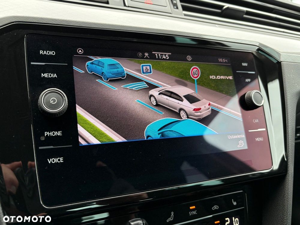 Volkswagen Passat - 35