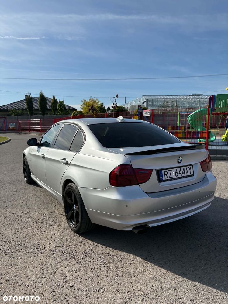 BMW Seria 3 318d - 1