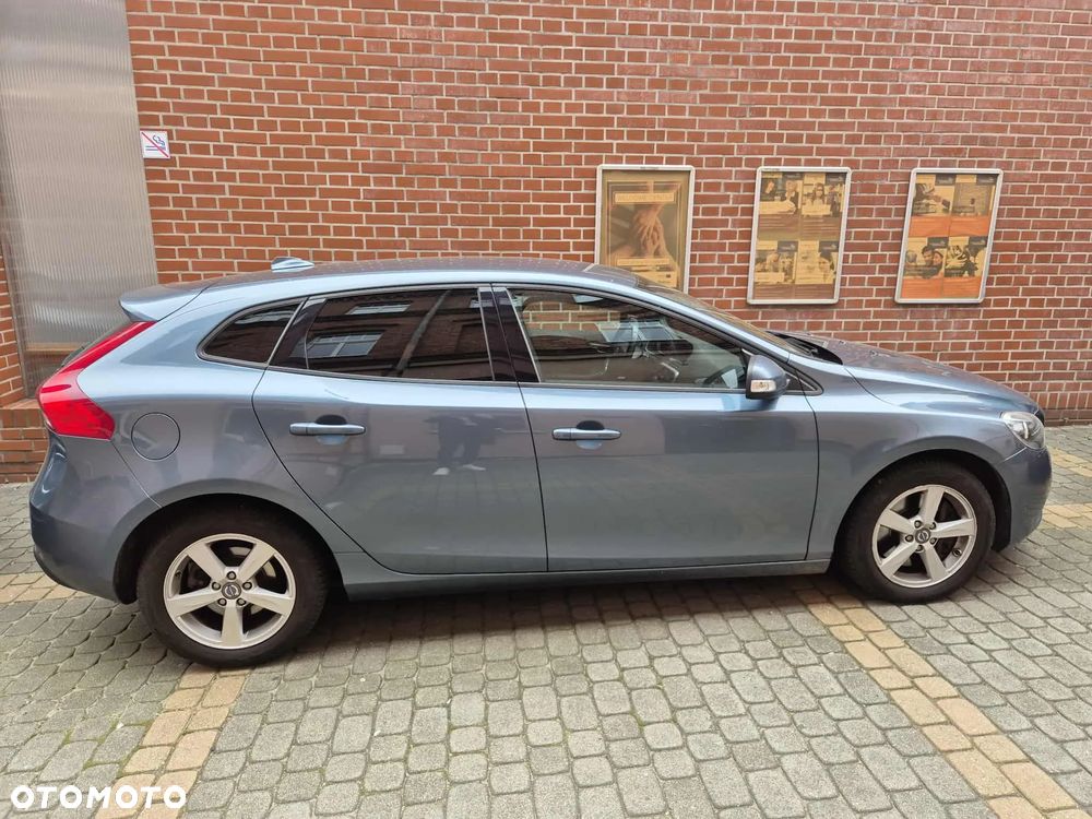 Volvo V40 D3 Momentum - 8