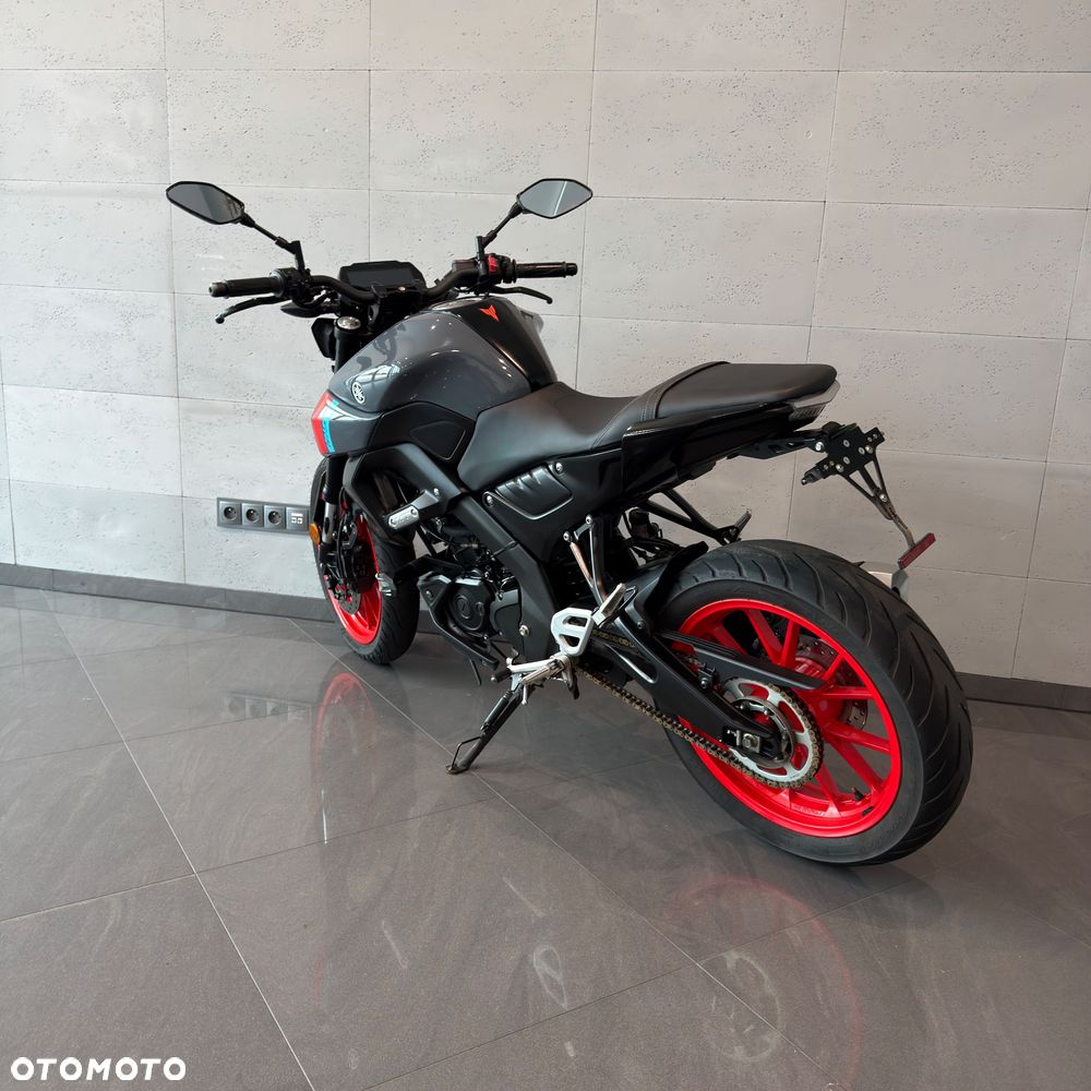 Yamaha MT - 8