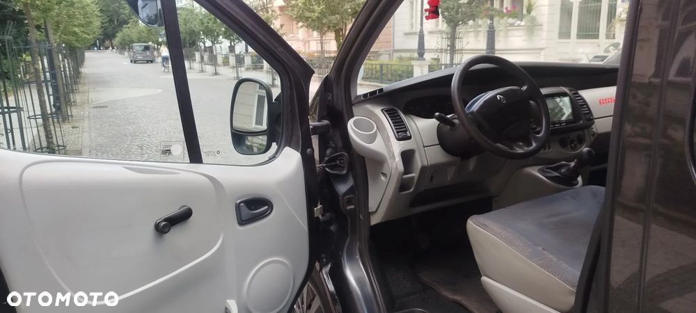 Renault Trafic - 17