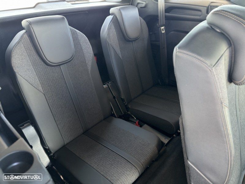 Peugeot 5008 1.5 BlueHDi GT Line J19 EAT8 - 33