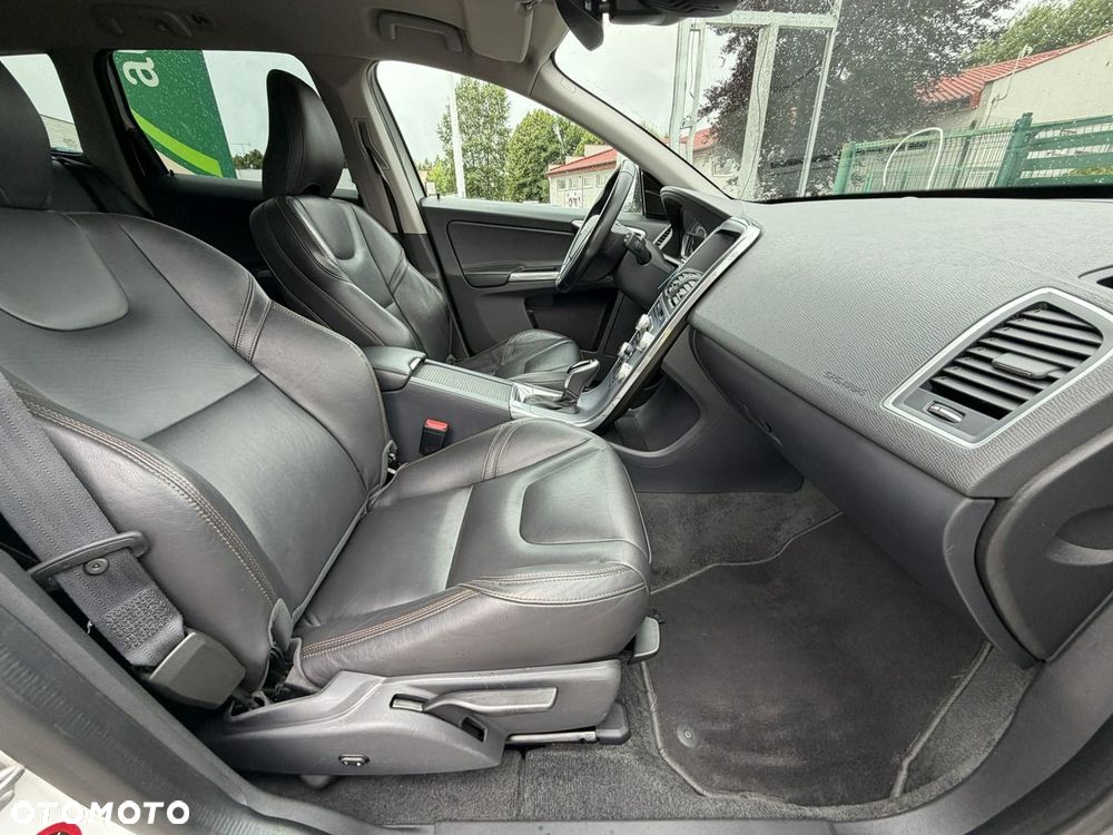 Volvo XC 60 D4 SCR Momentum - 34
