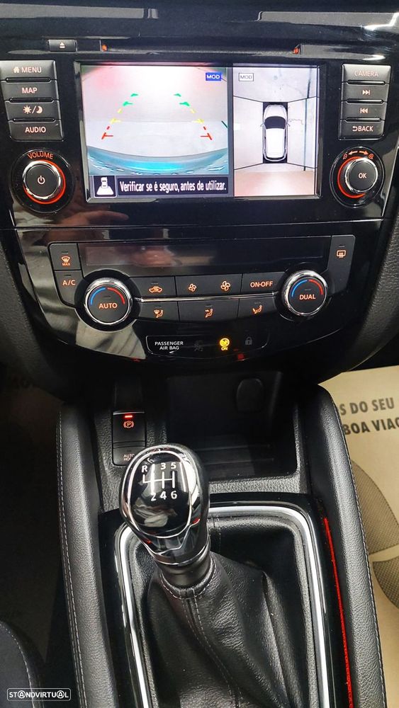 Nissan Qashqai 1.5 dCi N-Connecta - 17