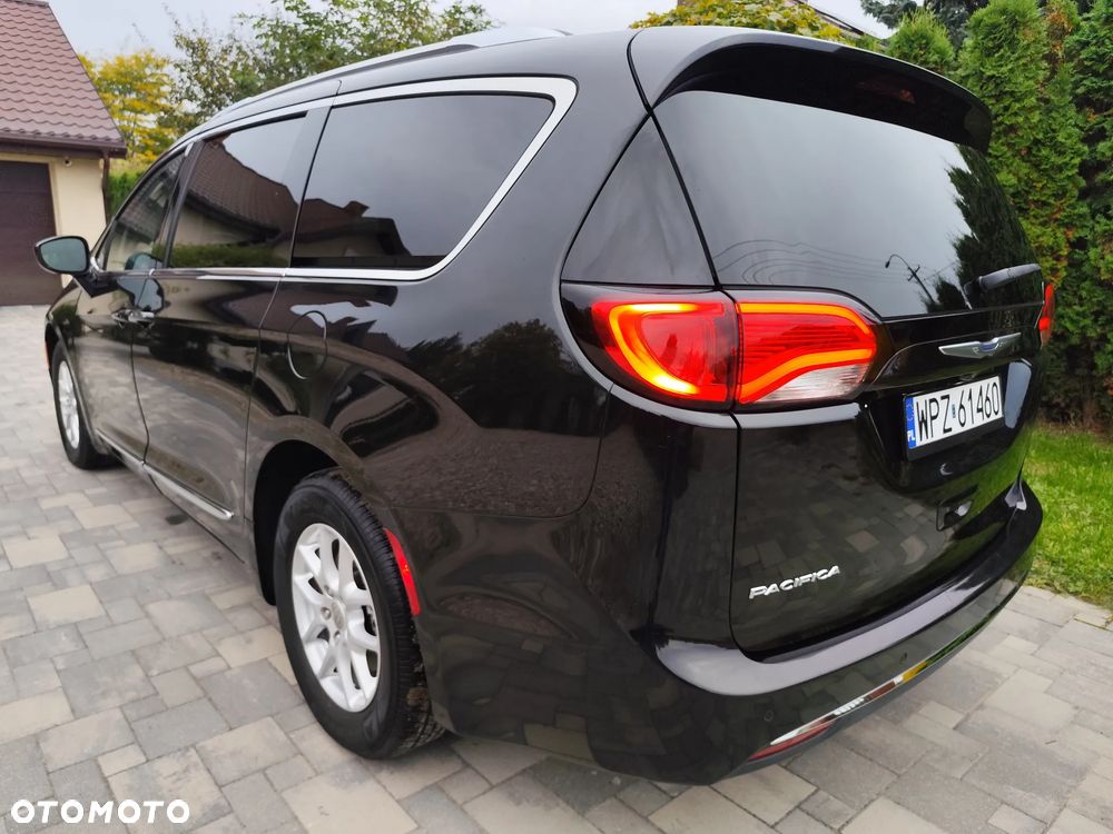Chrysler Pacifica - 9