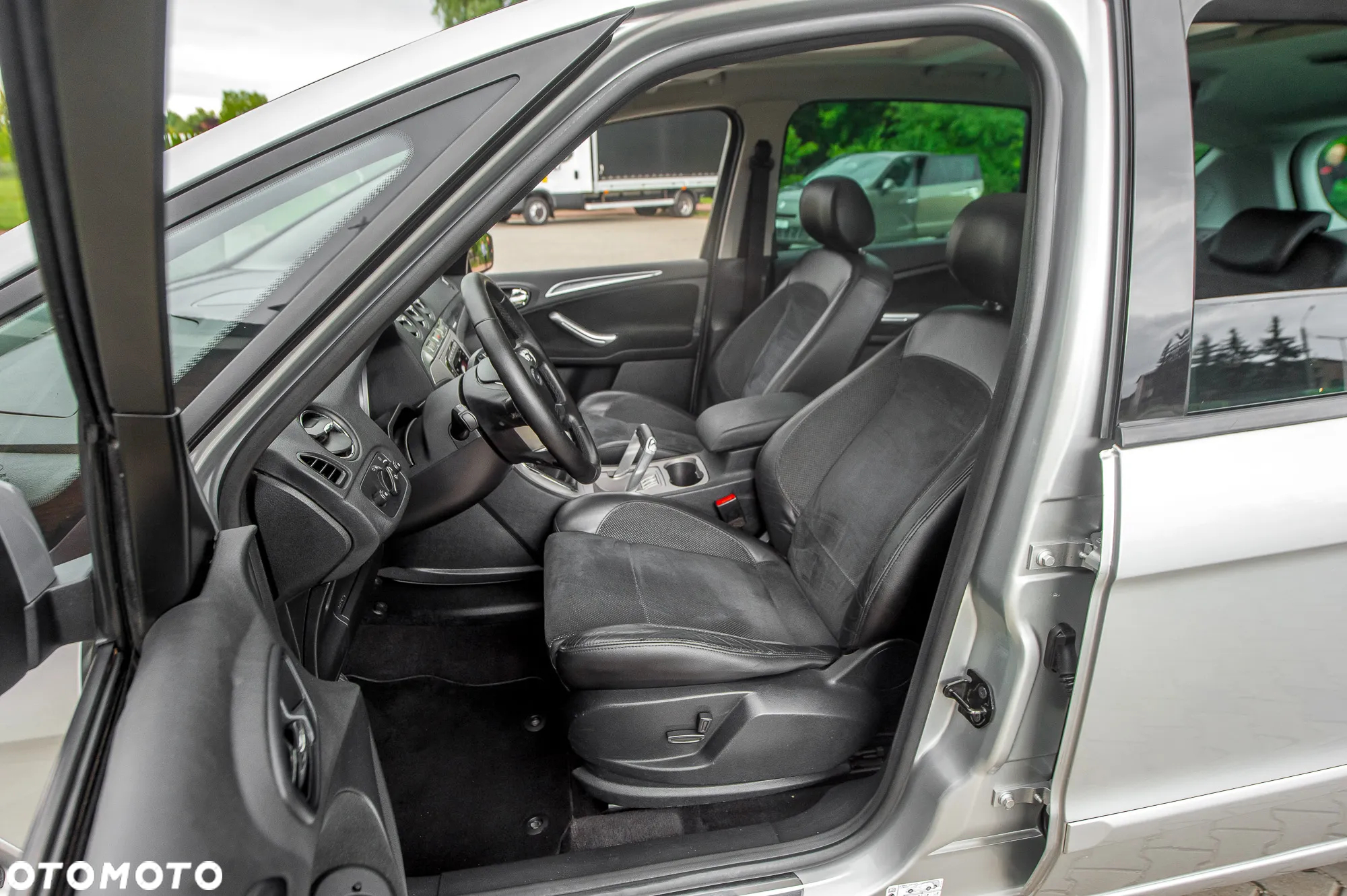 Ford S-Max 2.5 Titanium - 17