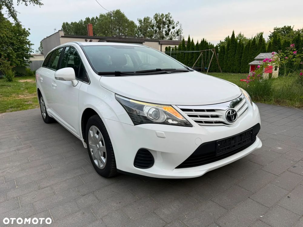 Toyota Avensis - 1