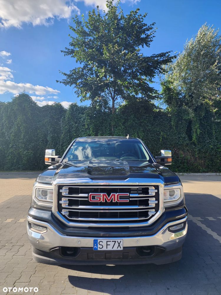 GMC Sierra - 1