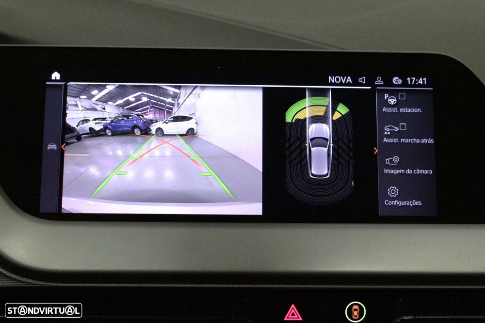 BMW 116 d Pack Desportivo M - 11