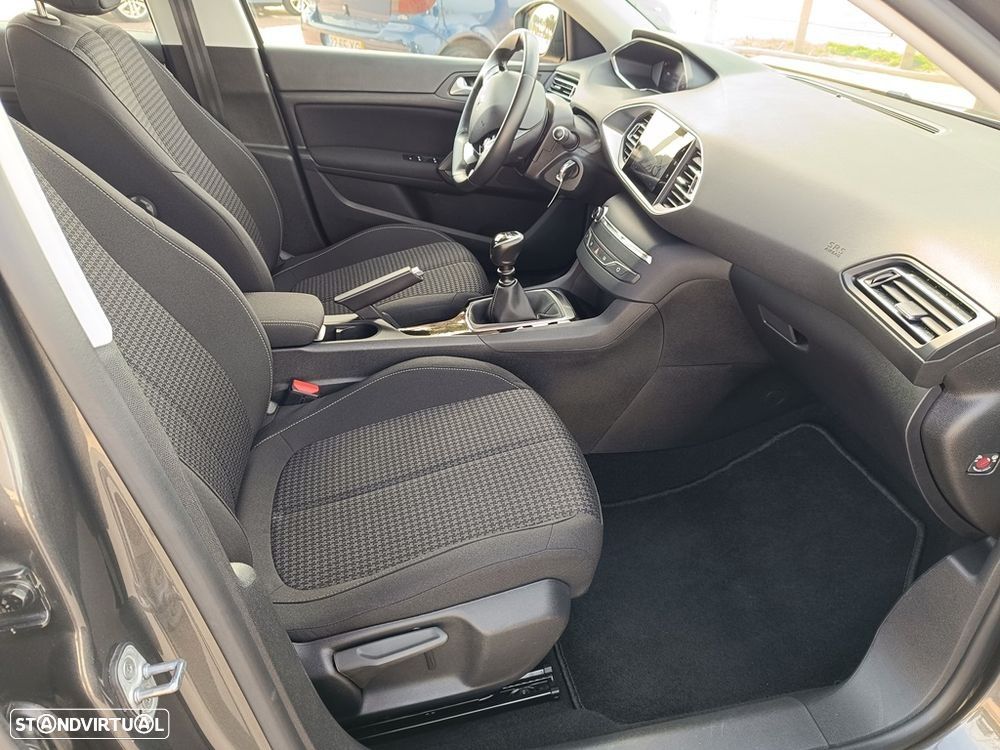 Peugeot 308 SW - 16