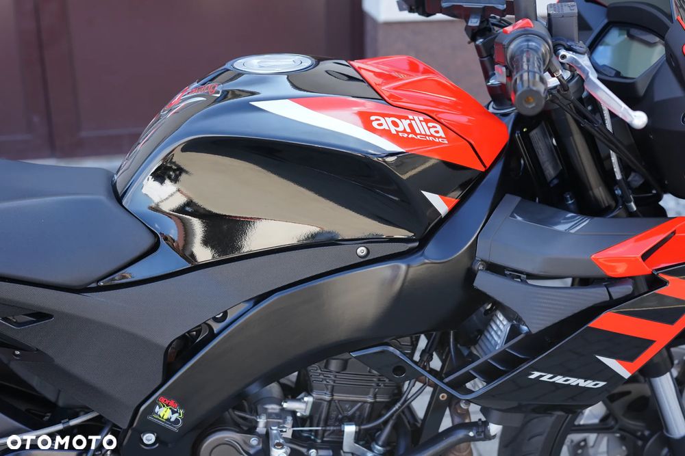 Aprilia Tuono - 10