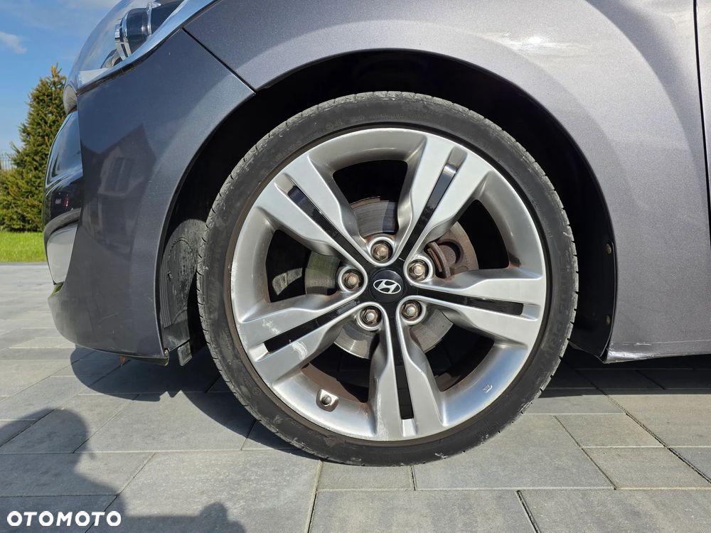 Hyundai Veloster 1.6 Premium - 27