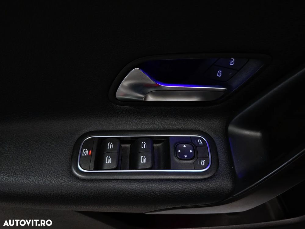 Mercedes-Benz CLA 180 7G-DCT - 30