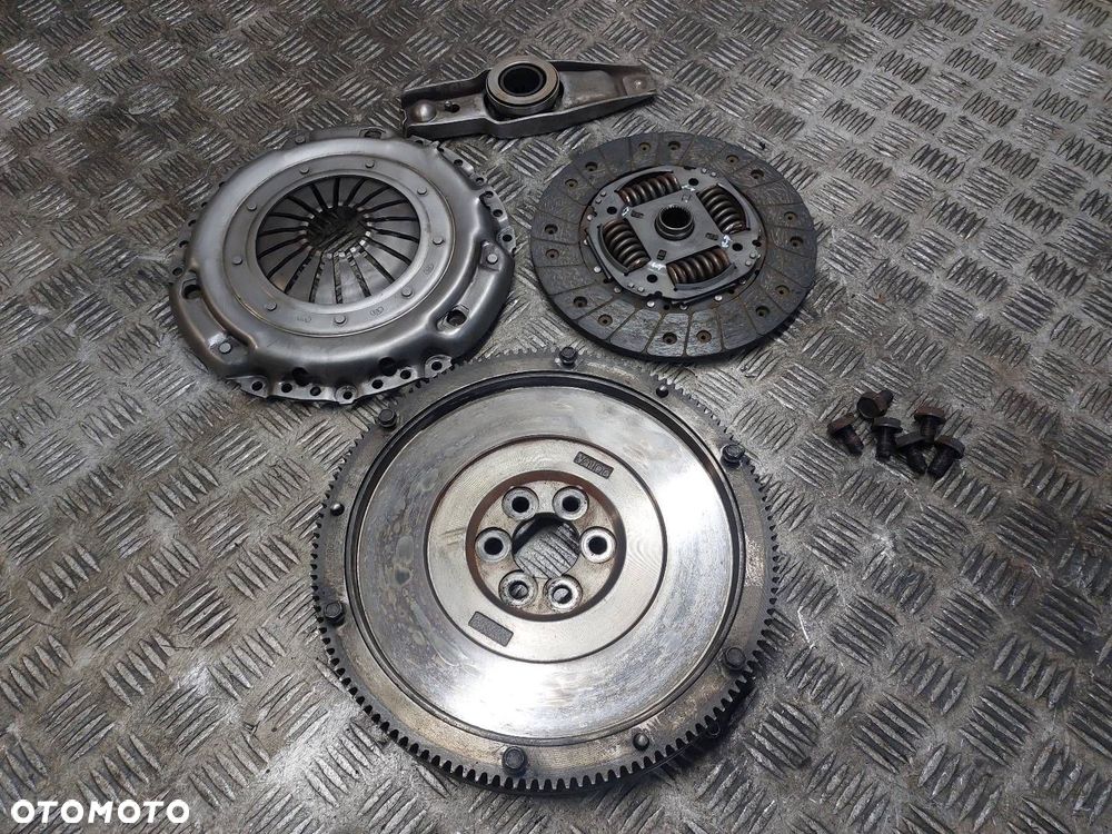SPRZĘGŁO TARCZA + DOCISK + ŁOŻYSKO + KOŁO ZAMACHOWE AUDI A3 8L 1.9 TDI - 1