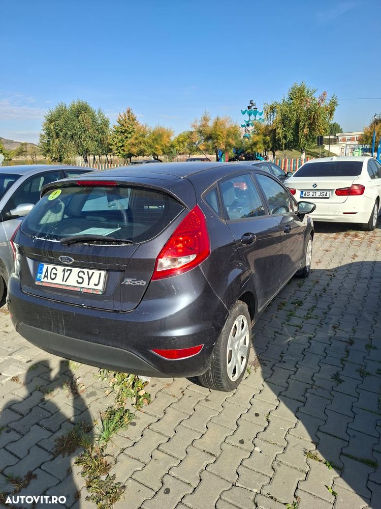 Ford Fiesta - 2