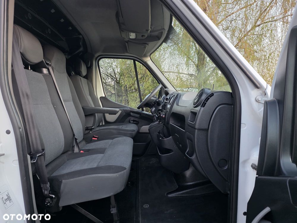 Nissan NV400 - 14