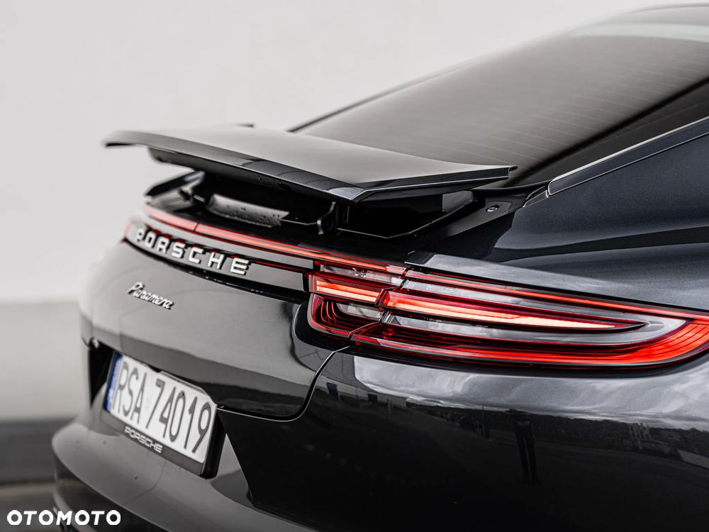 Porsche Panamera - 26